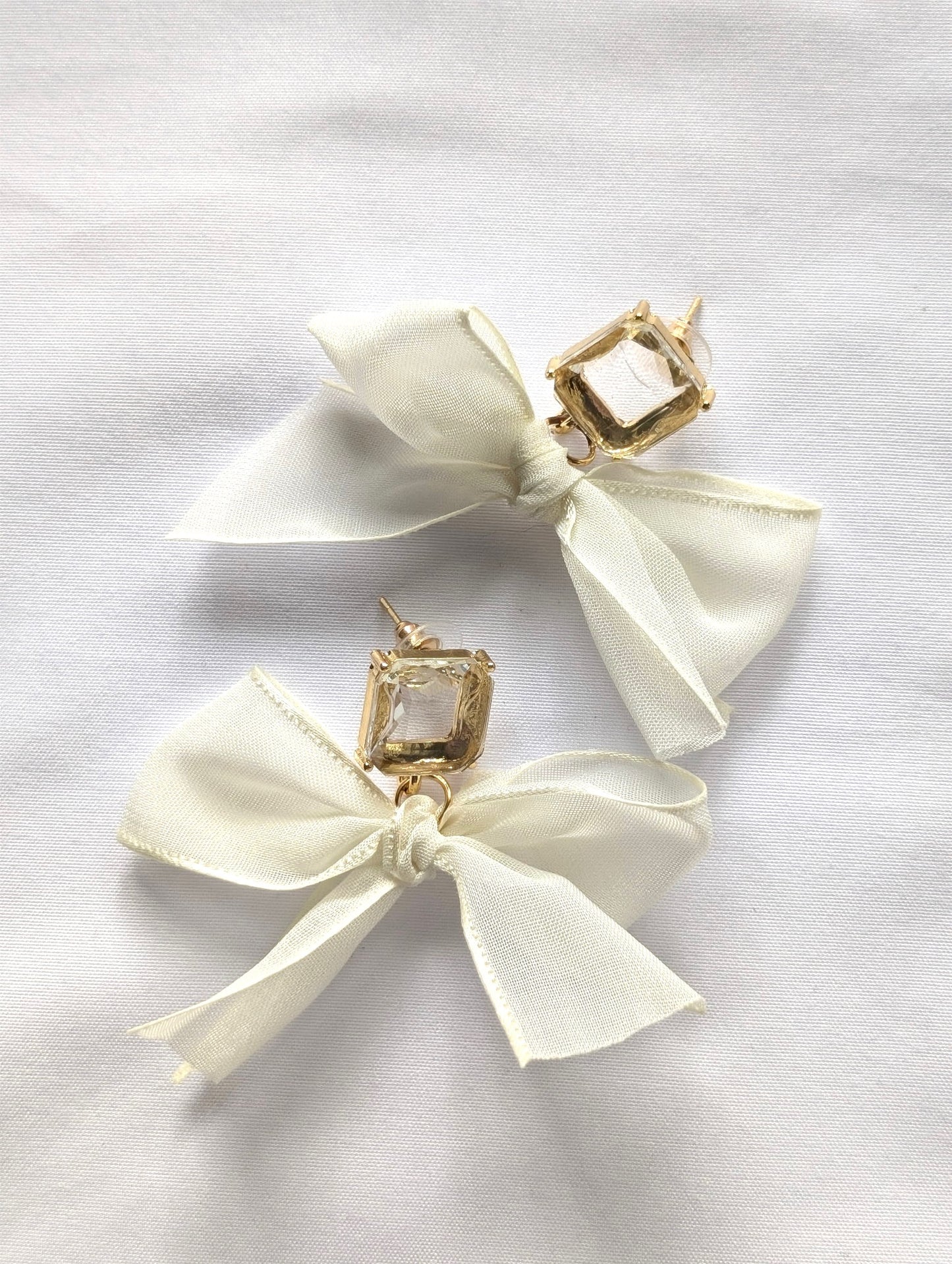 Preppy Stone Earrings with Ivory Bows